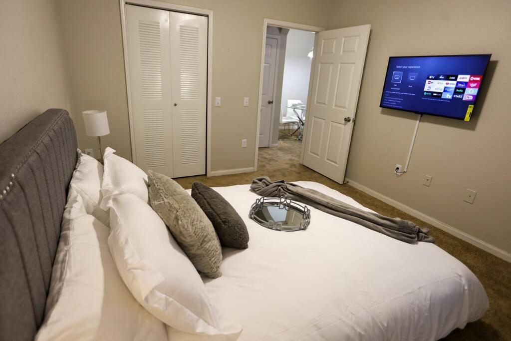 Lux 2Bd 2Ba Minutes From The Water Lejlighed Pensacola Eksteriør billede